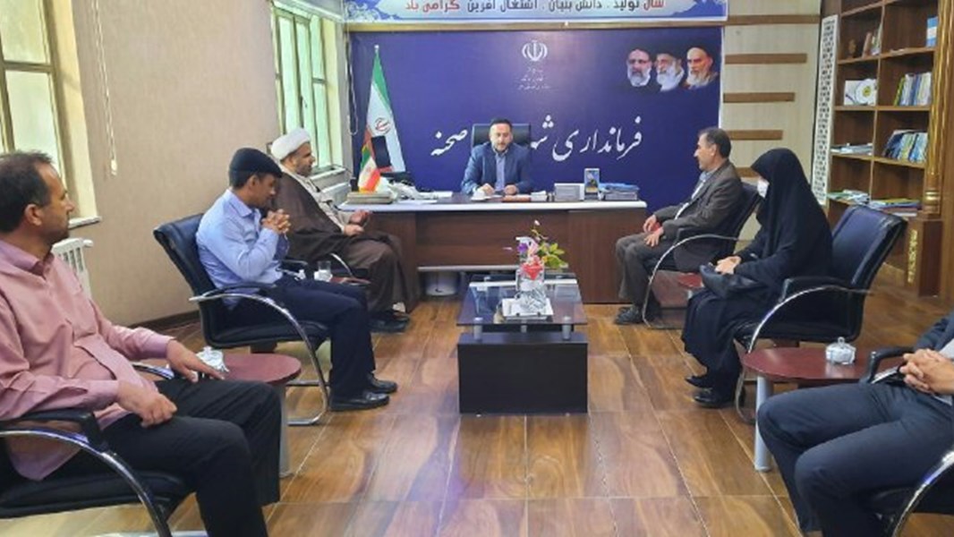 دیدار مهندس ملکی نسب مدیر و کارکنان جهاد کشاورزی با دکتر زنگنه تبار فرماندار شهرستان صحنه به مناسبت هفته جهاد کشاورزی