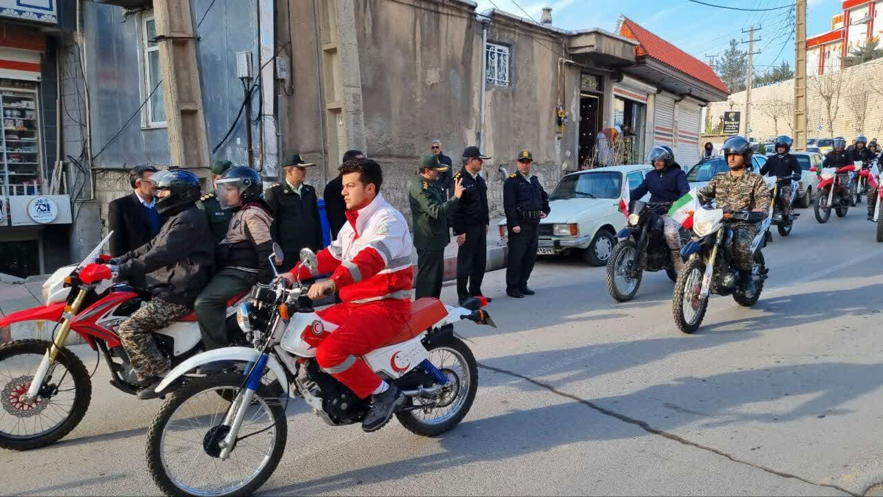 به مناسبت چهل و پنجمین سالروز ورود امام خمینی (ره) به ایران اسلامی، رژه خودرویی و موتوری در شهرستان پاوه برگزار شد.